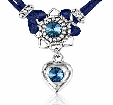 LUISIA Halskette "Chiara" mit Herzblüte, Strassherz und Premium Kristallen | Marineblau