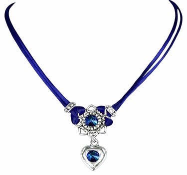 LUISIA Halskette "Chiara" mit Herzblüte, Strassherz und Premium Kristallen | Marineblau