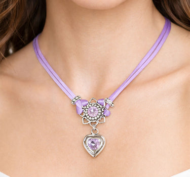 LUISIA Halskette "Chiara" mit Herzblüte, Strassherz und Premium Kristallen | Flieder