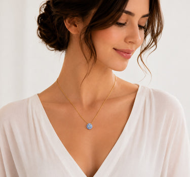 LUISIA® Halskette "Mia" mit Blüten Kugel - 16 Karat vergoldet | Hellblau