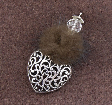 Herz Trachten Handtasche mit Herzanhänger | Braun