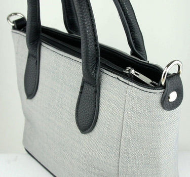 Handtasche "Katrina" mit Metallapplikation | Hellgrau