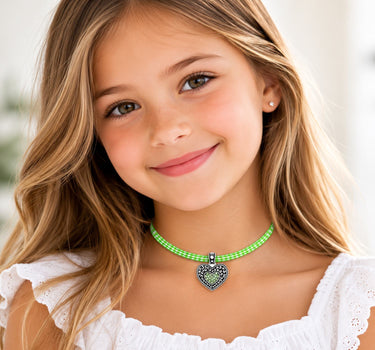 LUISIA® Kinder Halskette "Kariert mit Herz" mit Kristallen von Swarovski® | Hellgrün