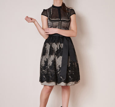 Krüger Dirndl "Loreen" mit Spitzenschürze 412365 | Anthrazit Schwarz - 60cm