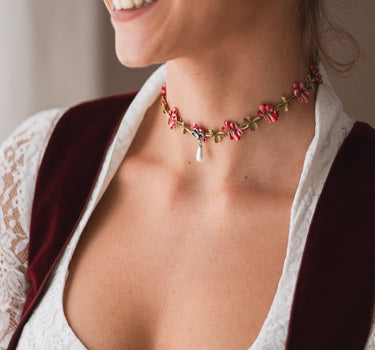 LUISIA Stoffblütencollier "Seraphine" Kropfband mit Perle 48364 | Rot