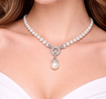 LUISIA Perlen Collier mit großem Anhänger und Premium Kristallen