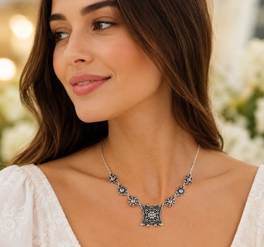 LUISIA® Halskette "Katharina" mit Kristallen von Swarovski®