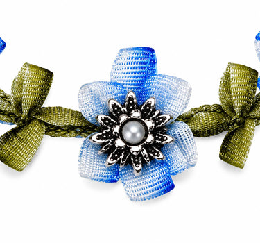 LUISIA® Stoffblütencollier "Seraphine" Kropfband mit Edelweiß 48365 | Blau