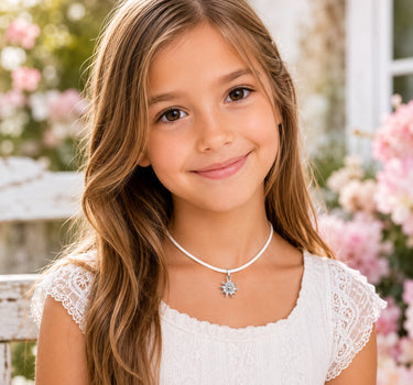 LUISIA® Kinder Halskette "Edelweiß" mit Kristallen von Swarovski® | Weiß
