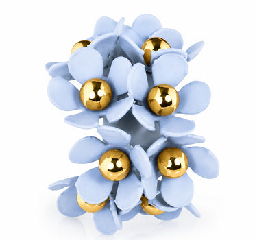 LUISIA® Halb Creolen Ohrstecker "Mia" mit Blüten | Hellblau