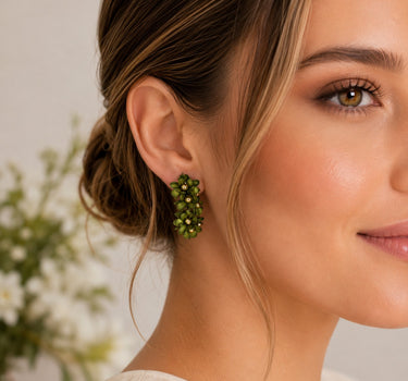 LUISIA® Halb Creolen Ohrstecker "Mia" mit Blüten | Olivgrün