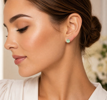 LUISIA® Solitär Ohrstecker "Joy" mit Kristallen von Swarovski® | Chrysolite