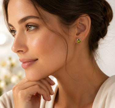 LUISIA® Solitär Ohrstecker "Joy" mit Kristallen von Swarovski® | Olivgrün