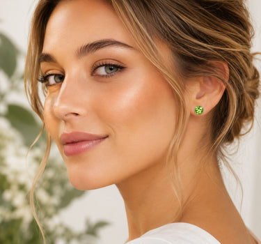 LUISIA® Solitär Ohrstecker "Joy" mit Kristallen von Swarovski® | Peridot
