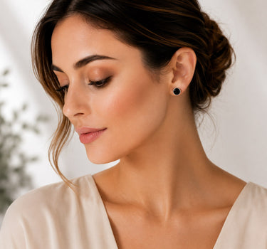 LUISIA® Solitär Ohrstecker "Joy" mit Kristallen von Swarovski® | Perle Schwarz