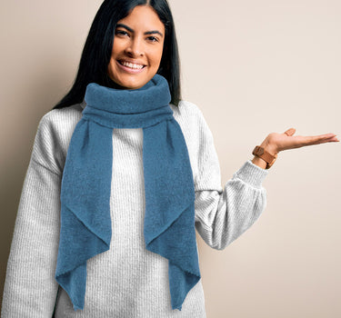 Kuscheliger Winter Schal "Eliana" 250 x 63 cm | Jeansblau