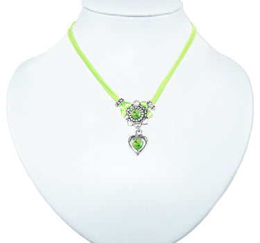 LUISIA Halskette Chiara mit Herzblüte, Strassherz und Kristallen von Swarovski - Apfelgrün