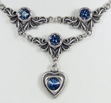 LUISIA Halskette Isabel mit Herz und Kristallen von Swarovski - Dunkelblau