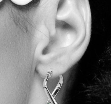 LUISIA Geschwungene Ohrringe "Alea" mit Kristall von Swarovski - Silber / Black Diamond