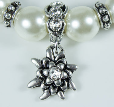 LUISIA Perlenarmband Kayla mit drei Anhängern