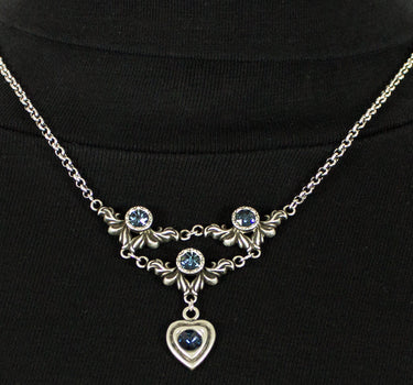 LUISIA Halskette Isabel mit Herz und Kristallen von Swarovski - Dunkelblau