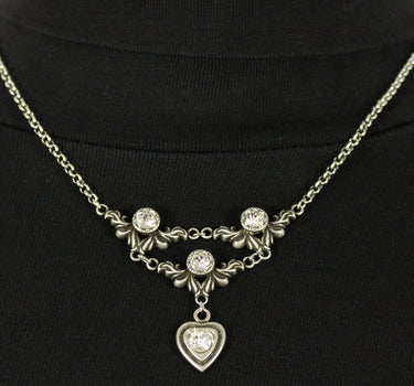 LUISIA Halskette Isabel mit Herz und Kristallen von Swarovski - Kristall