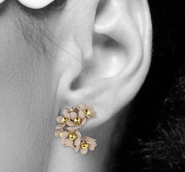 LUISIA Halb Creolen Ohrstecker Mia mit Blüten - 16 Karat vergoldet Altrosa