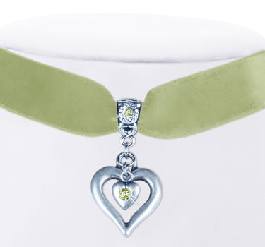 LUISIA® Samt Kropfband "Heart in Heart" | Lindgrün